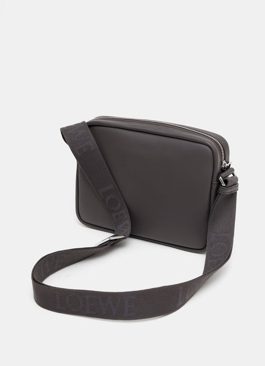 Bolso Pebble Messenger mediano para hombre