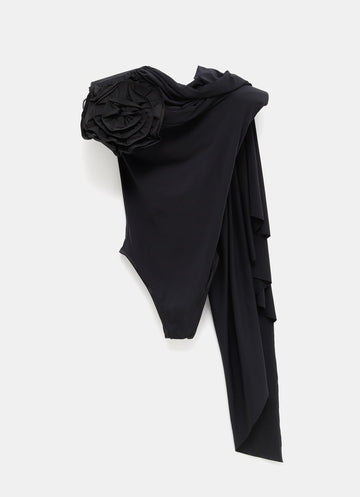 Body drapeado con hombreras