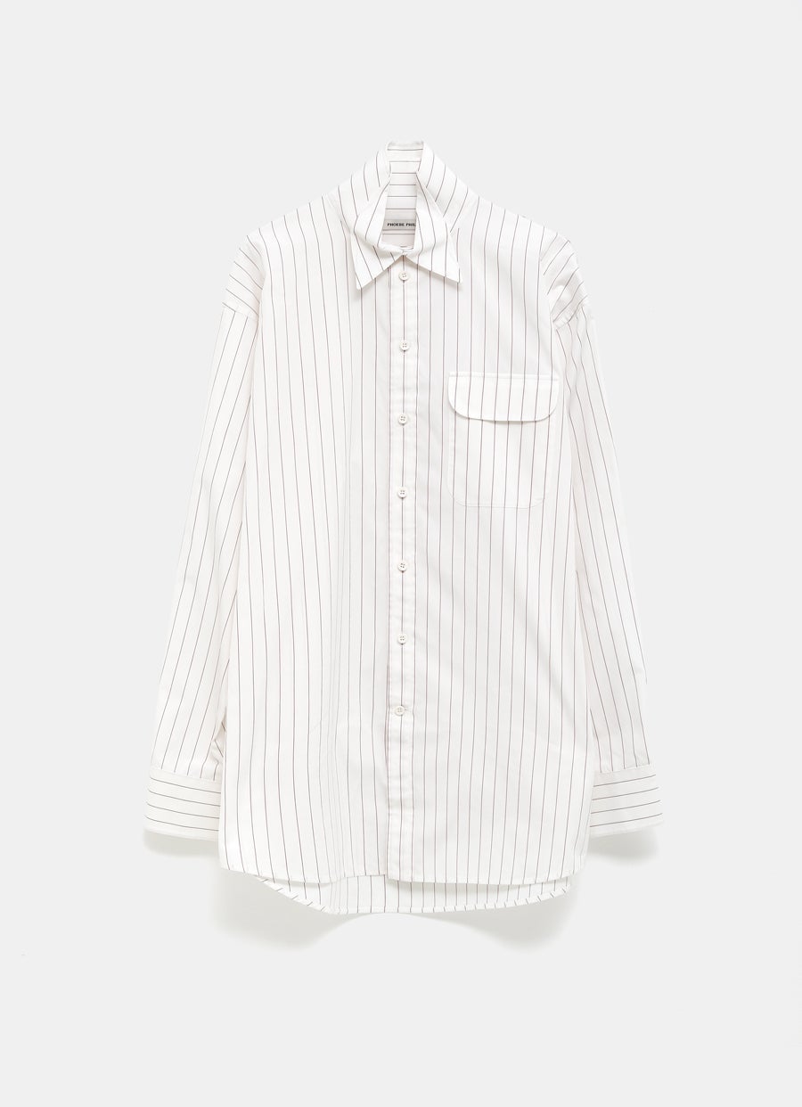 Camisa a rayas con cuello alzado