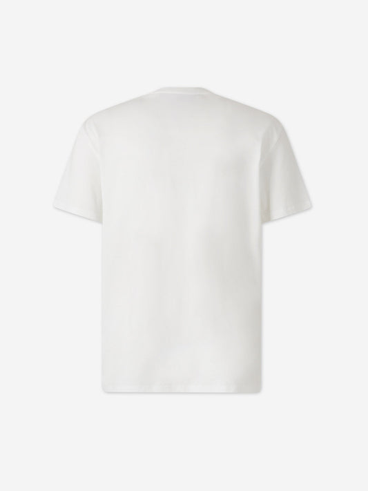 Camiseta con logo bordado