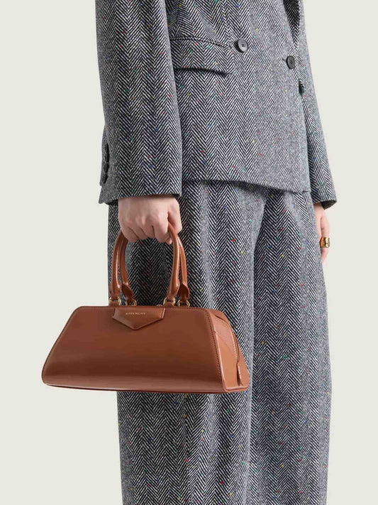 Bolso Antigona Cube East-West