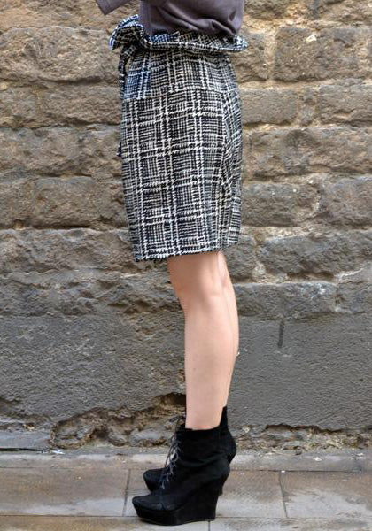 BLESS NO.59 STONE SHORTS TWEED BLACK/WHITE